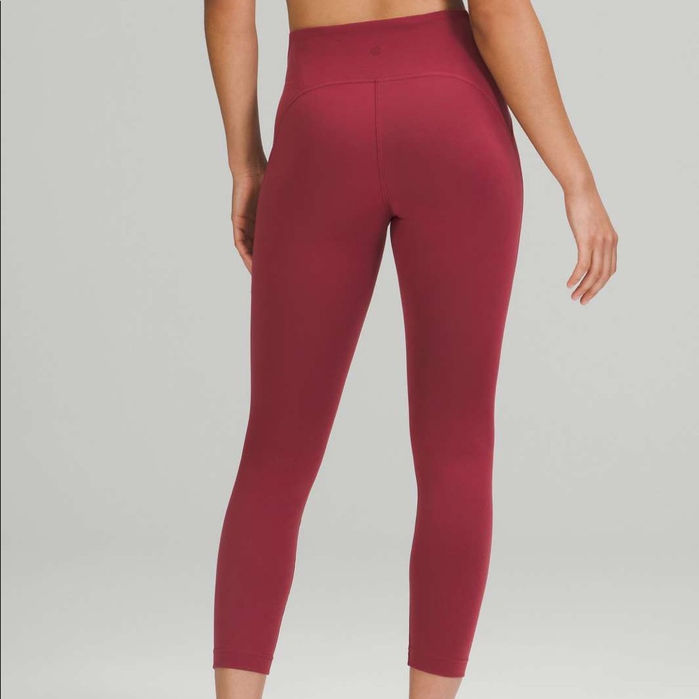 Lululemon InStill High-Rise Tight 25"
Mulled Wine size 12 - Picture 3 of 10